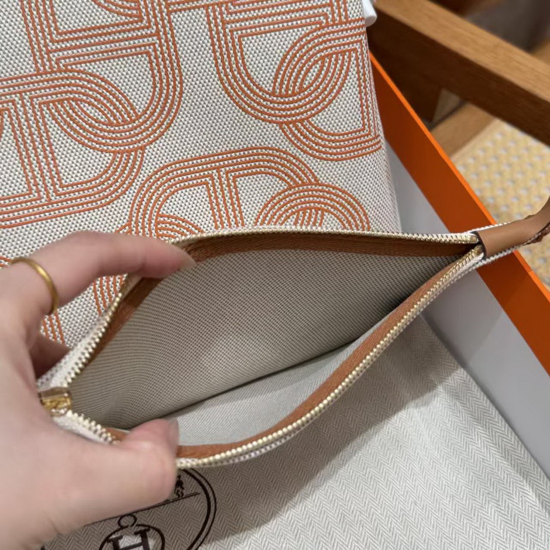 Hermes Herbag Zip 31 Bag Retourne Orange Mécano Ecru Beige Nature Handmade In Canvas and Hunter Cowhide Gold Hardware - Image 5