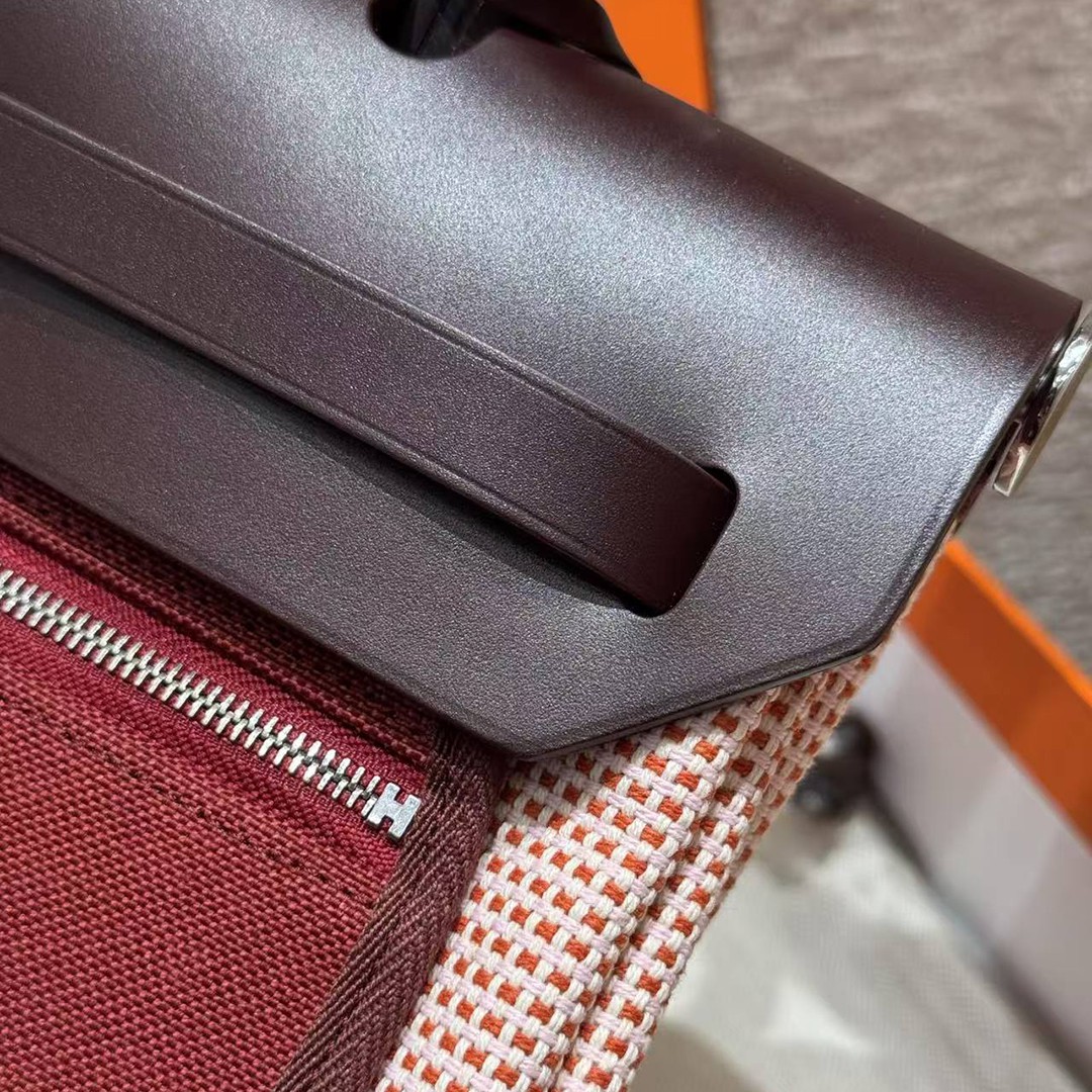 Hermes Herbag Zip 31 Bag Retourne Farbe écru Brique Mauve Pale Rouge Sellier Handmade In Canvas and Hunter Cowhide Silver Hardware - Image 17
