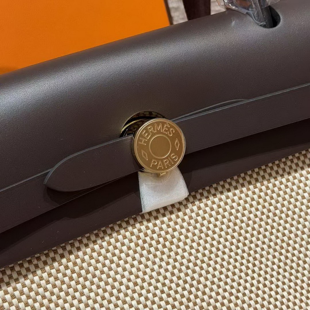 Hermes Herbag Zip 31 Bag Retourne Ecru Beige Naturel Sable 46 Ebene Handmade In Canvas and Hunter Cowhide Gold Hardware - Image 16
