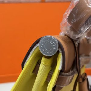 Hermes Herbag Zip 31 Bag Retourne Jaune Citron Cuivre Naturel Sable Handmade In Canvas and Hunter Cowhide Silver Hardware - Image 7