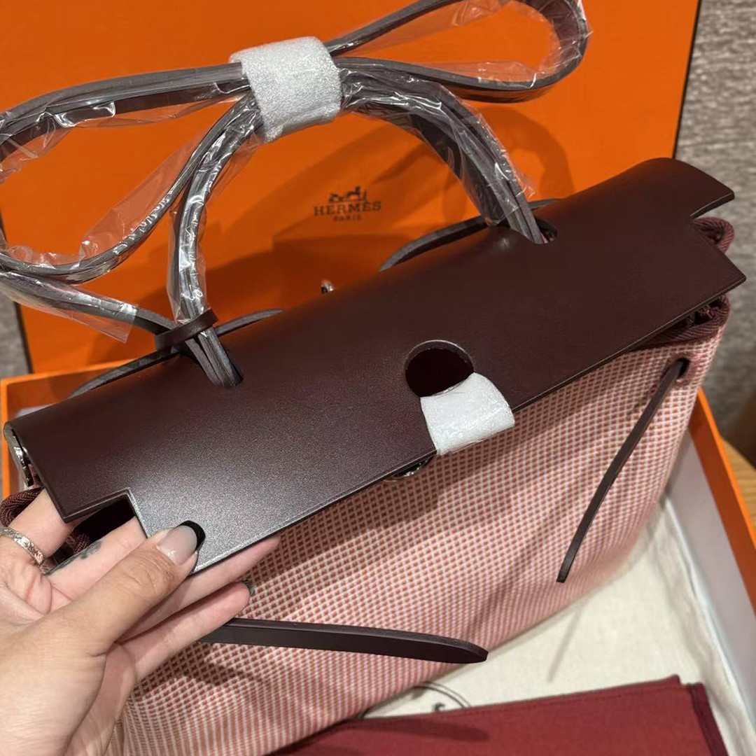 Hermes Herbag Zip 31 Bag Retourne Farbe écru Brique Mauve Pale Rouge Sellier Handmade In Canvas and Hunter Cowhide Silver Hardware - Image 20
