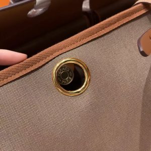Hermes Herbag Zip 31 Bag Retourne Etoupe Fauve Handmade In Canvas and Hunter Cowhide Gold Hardware - Image 5