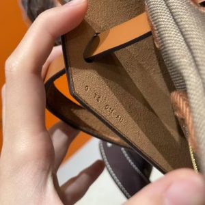 Hermes Herbag Zip 31 Bag Retourne Etoupe Fauve Handmade In Canvas and Hunter Cowhide Gold Hardware - Image 13