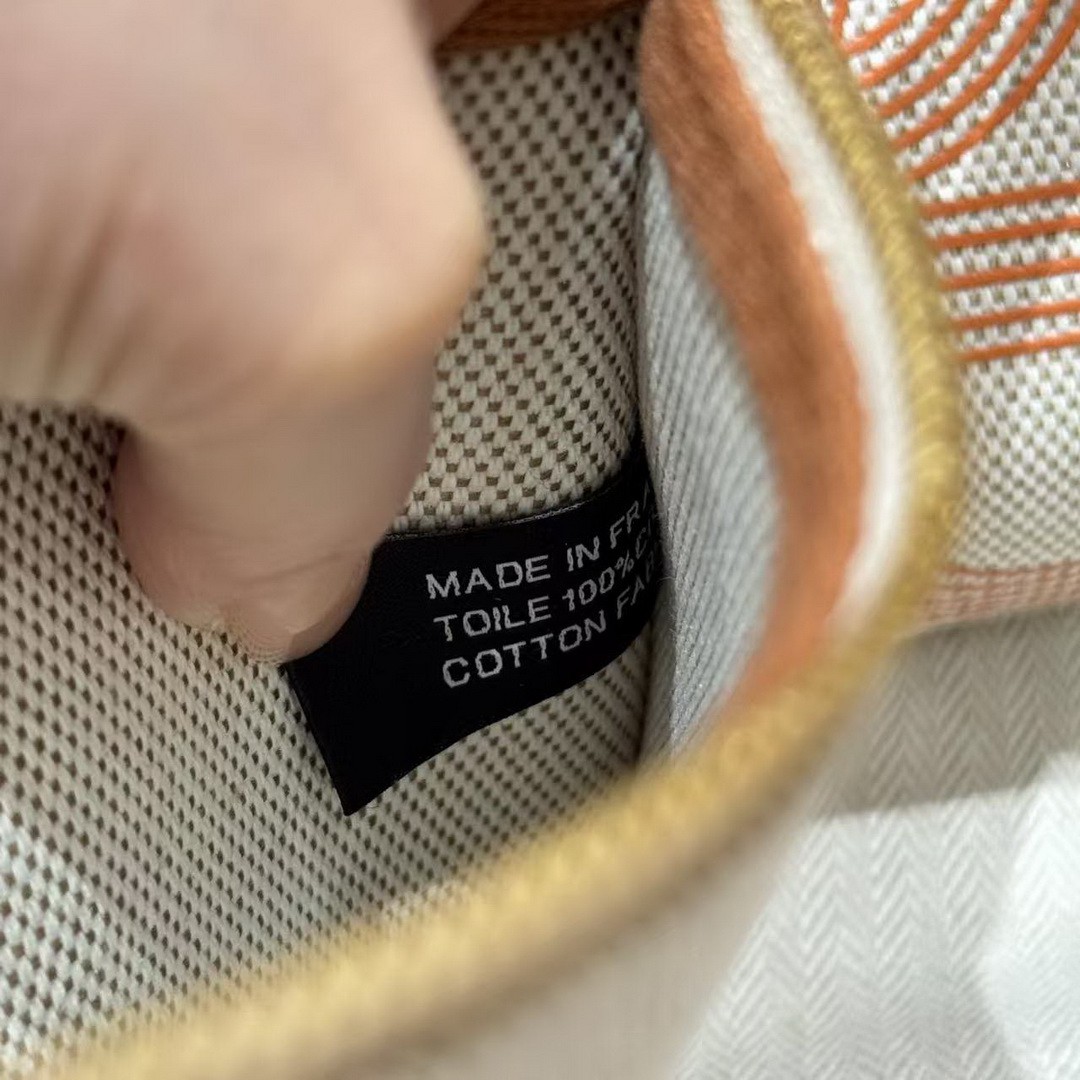Hermes Herbag Zip 31 Bag Retourne Orange Mécano Ecru Beige Nature Handmade In Canvas and Hunter Cowhide Gold Hardware - Image 4