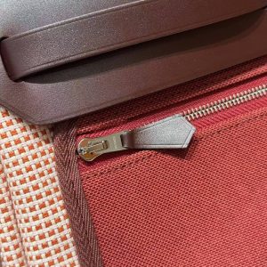 Hermes Herbag Zip 31 Bag Retourne Farbe écru Brique Mauve Pale Rouge Sellier Handmade In Canvas and Hunter Cowhide Silver Hardware - Image 18