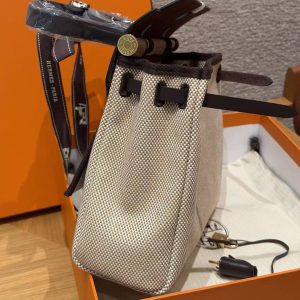Hermes Herbag Zip 31 Bag Retourne Ecru Beige Naturel Sable 46 Ebene Handmade In Canvas and Hunter Cowhide Gold Hardware - Image 12