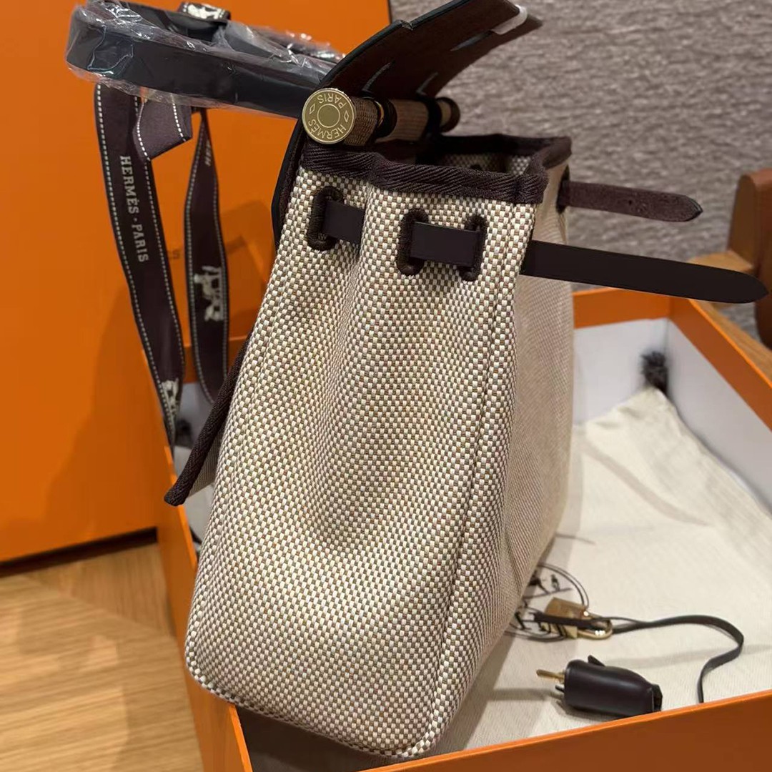 Hermes Herbag Zip 31 Bag Retourne Ecru Beige Naturel Sable 46 Ebene Handmade In Canvas and Hunter Cowhide Gold Hardware - Image 12