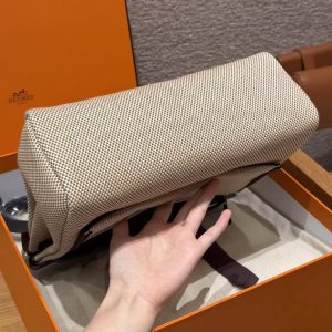Hermes Herbag Zip 31 Bag Retourne Ecru Beige Naturel Sable 46 Ebene Handmade In Canvas and Hunter Cowhide Gold Hardware - Image 18