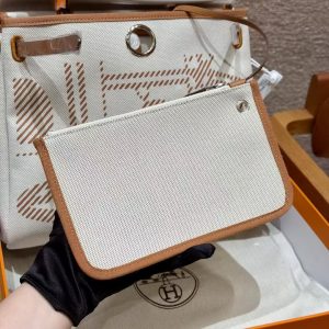 Hermes Herbag Zip 31 Bag Retourne Naturel Sable Ecru Beige Naturel Sable Handmade In Canvas and Hunter Cowhide Silver Hardware - Image 10