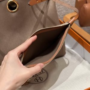 Hermes Herbag Zip 31 Bag Retourne Etoupe Fauve Handmade In Canvas and Hunter Cowhide Gold Hardware - Image 6