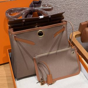 Hermes Herbag Zip 31 Bag Retourne Etoupe Fauve Handmade In Canvas and Hunter Cowhide Gold Hardware - Image 3
