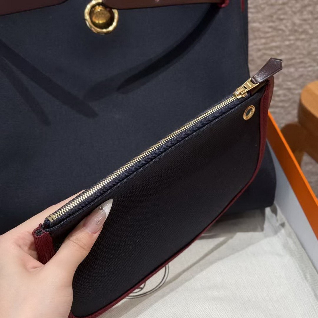 Hermes Herbag Zip 31 Bag Retourne 7U Blue Navy 0G Rouga Seller Handmade In Canvas and Hunter Cowhide Gold Hardware - Image 16