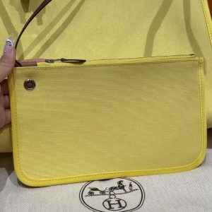 Hermes Herbag Zip 31 Bag Retourne Jaune Citron Cuivre Naturel Sable Handmade In Canvas and Hunter Cowhide Silver Hardware - Image 4