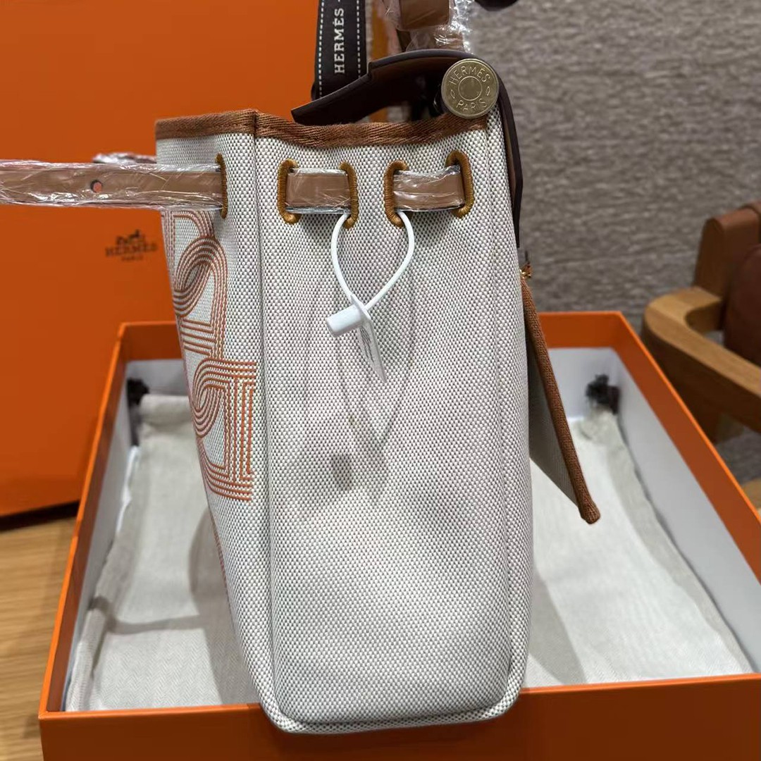 Hermes Herbag Zip 31 Bag Retourne Orange Mécano Ecru Beige Nature Handmade In Canvas and Hunter Cowhide Gold Hardware - Image 9