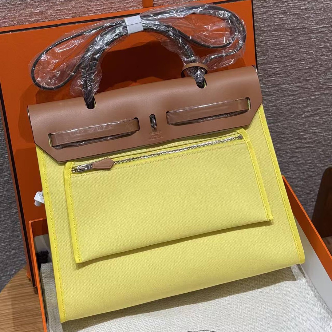 Hermes Herbag Zip 31 Bag Retourne Jaune Citron Cuivre Naturel Sable Handmade In Canvas and Hunter Cowhide Silver Hardware - Image 2
