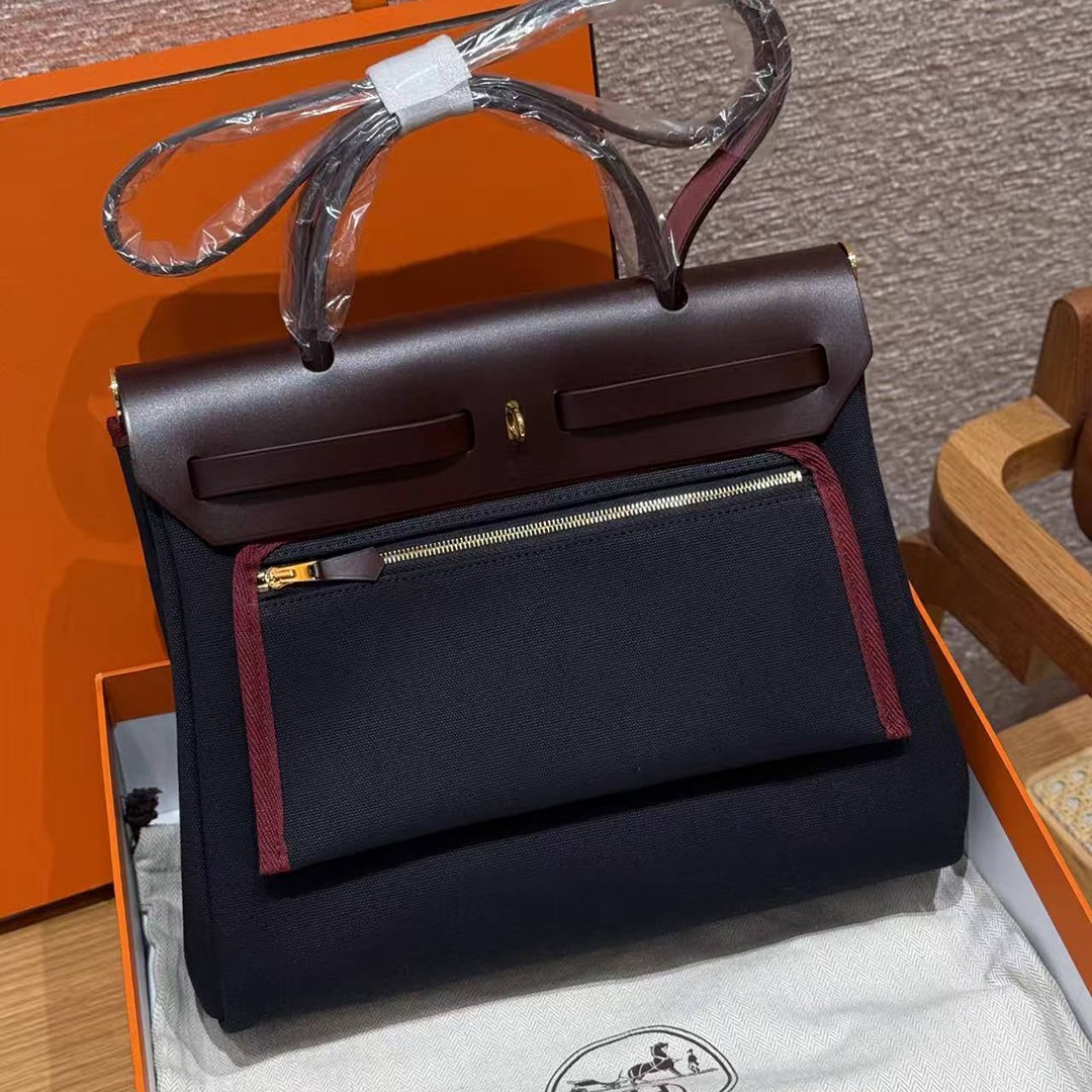 Hermes Herbag Zip 31 Bag Retourne 7U Blue Navy 0G Rouga Seller Handmade In Canvas and Hunter Cowhide Gold Hardware - Image 2