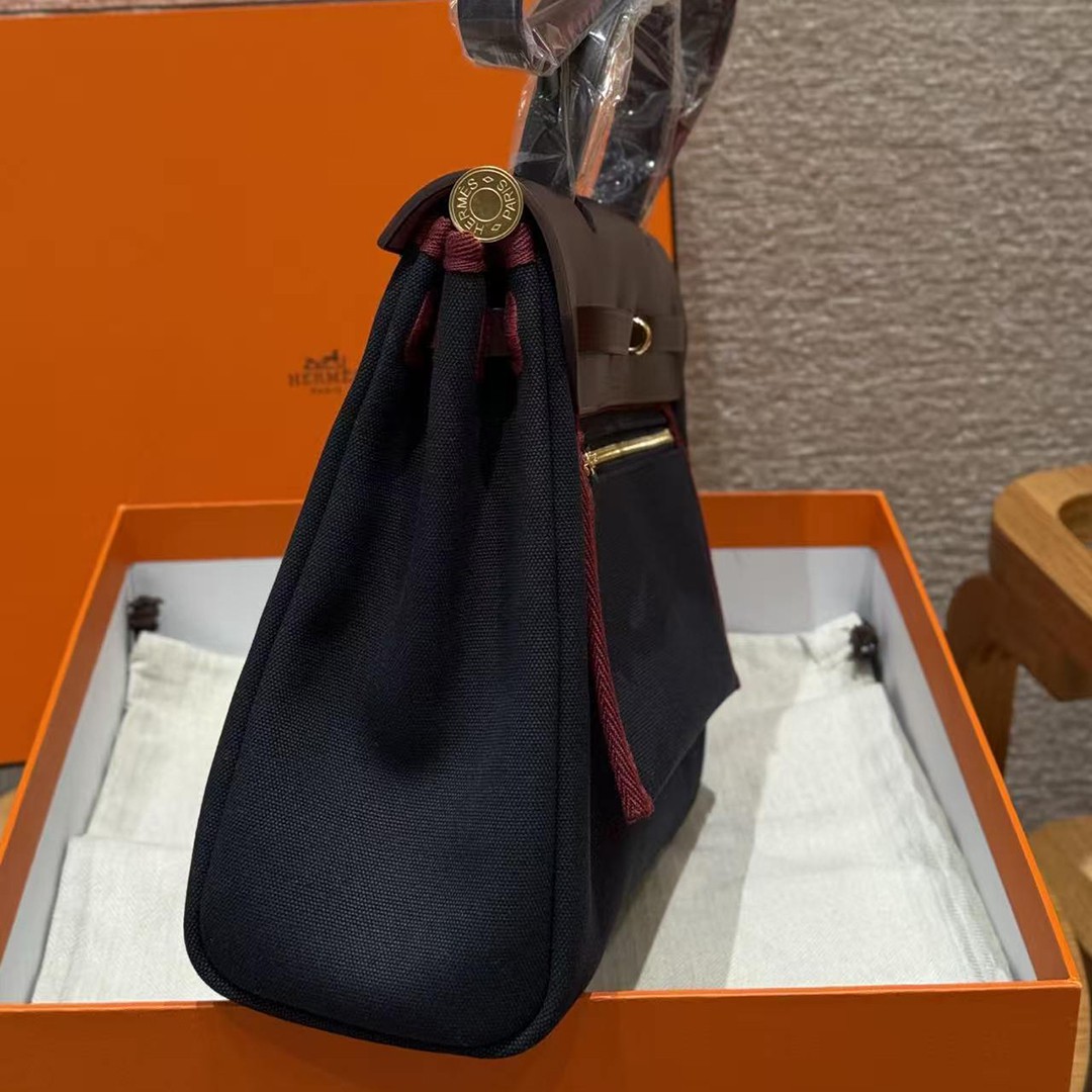 Hermes Herbag Zip 31 Bag Retourne 7U Blue Navy 0G Rouga Seller Handmade In Canvas and Hunter Cowhide Gold Hardware - Image 25