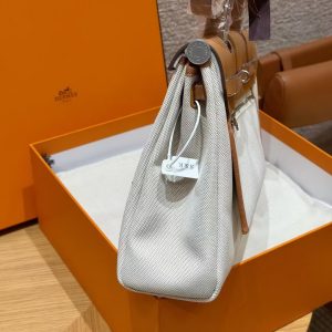 Hermes Herbag Zip 31 Bag Retourne Naturel Sable Ecru Beige Naturel Sable Handmade In Canvas and Hunter Cowhide Silver Hardware - Image 22