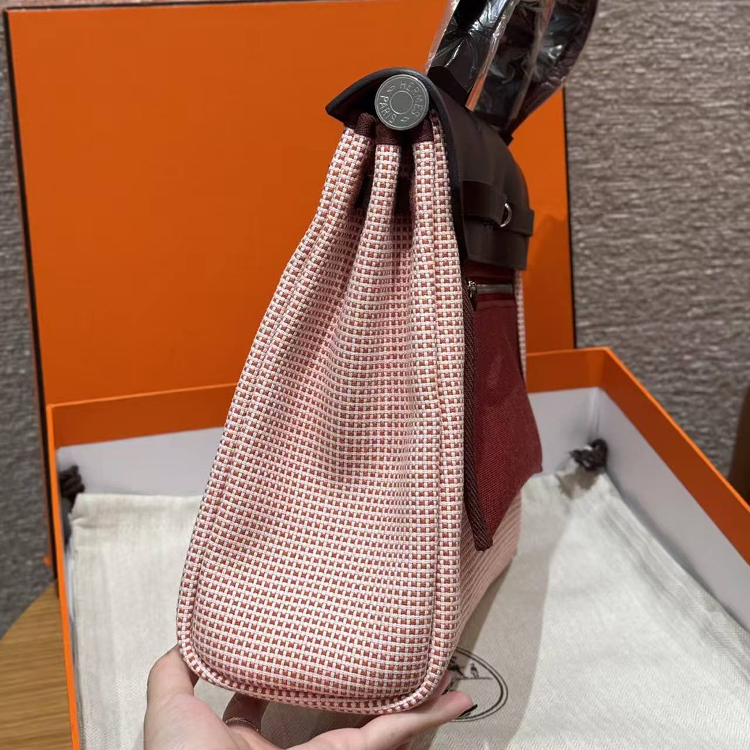 Hermes Herbag Zip 31 Bag Retourne Farbe écru Brique Mauve Pale Rouge Sellier Handmade In Canvas and Hunter Cowhide Silver Hardware - Image 26