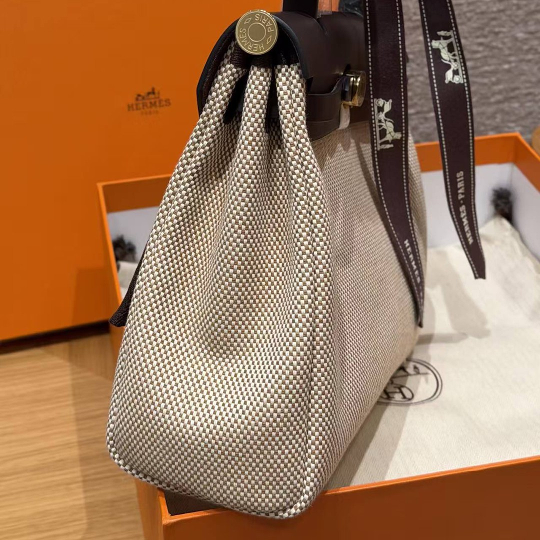 Hermes Herbag Zip 31 Bag Retourne Ecru Beige Naturel Sable 46 Ebene Handmade In Canvas and Hunter Cowhide Gold Hardware - Image 19