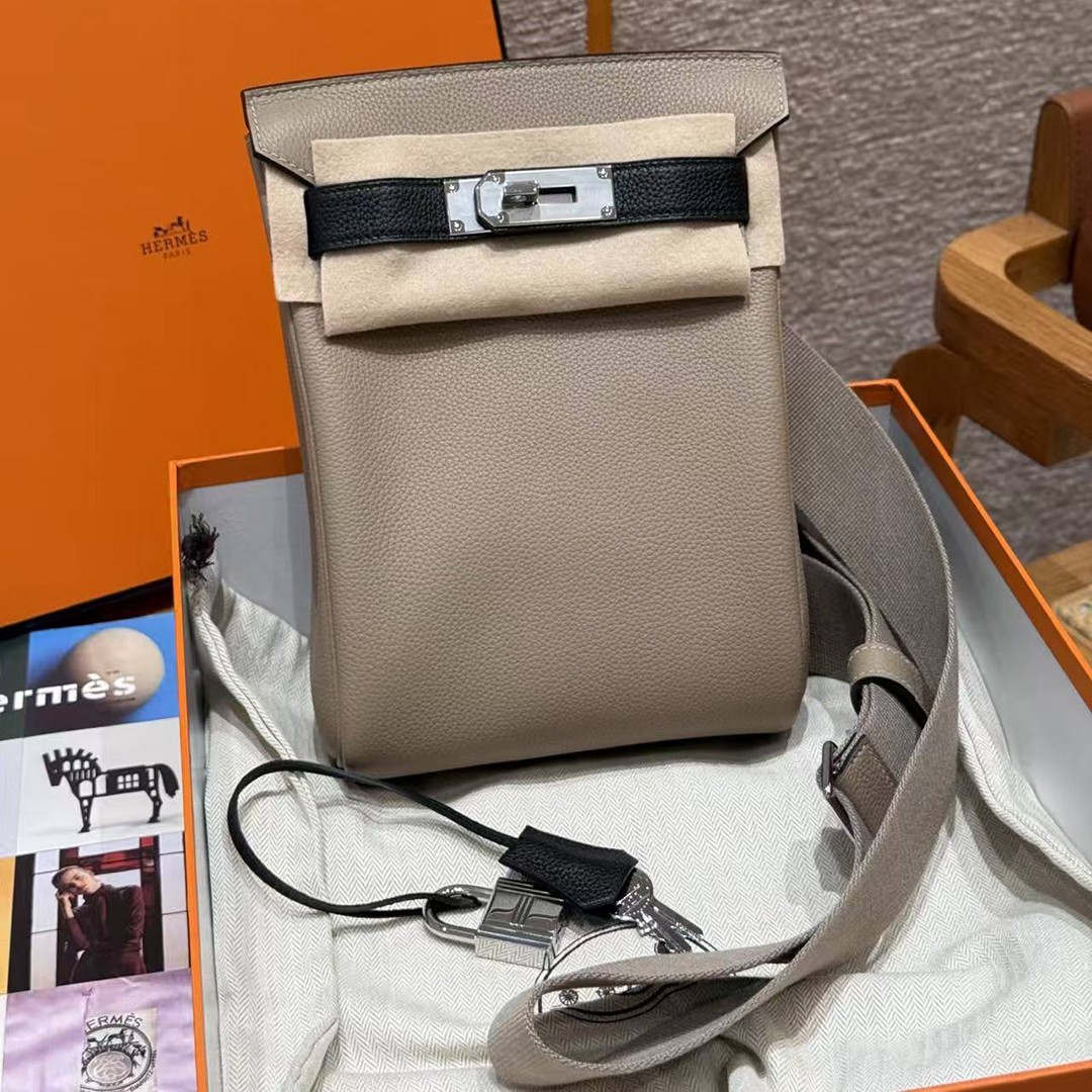 Hac a Dos PM Backpack Handmade In Togo Calfskin Leather Silver Hardware 81 Girs Tourterlle 89 Noir
