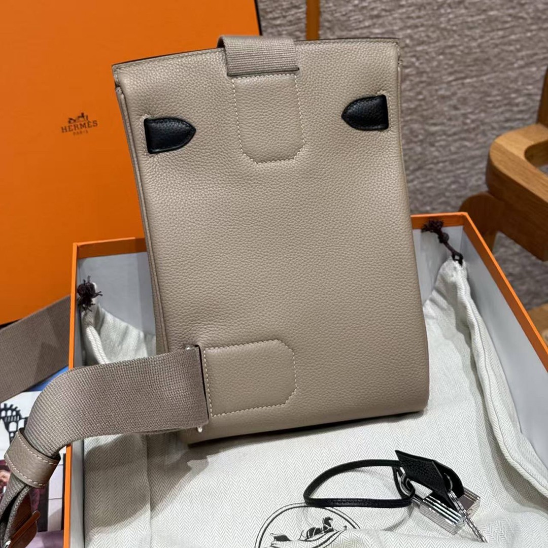 Hac a Dos PM Backpack Handmade In Togo Calfskin Leather Silver Hardware 81 Girs Tourterlle 89 Noir - Image 2