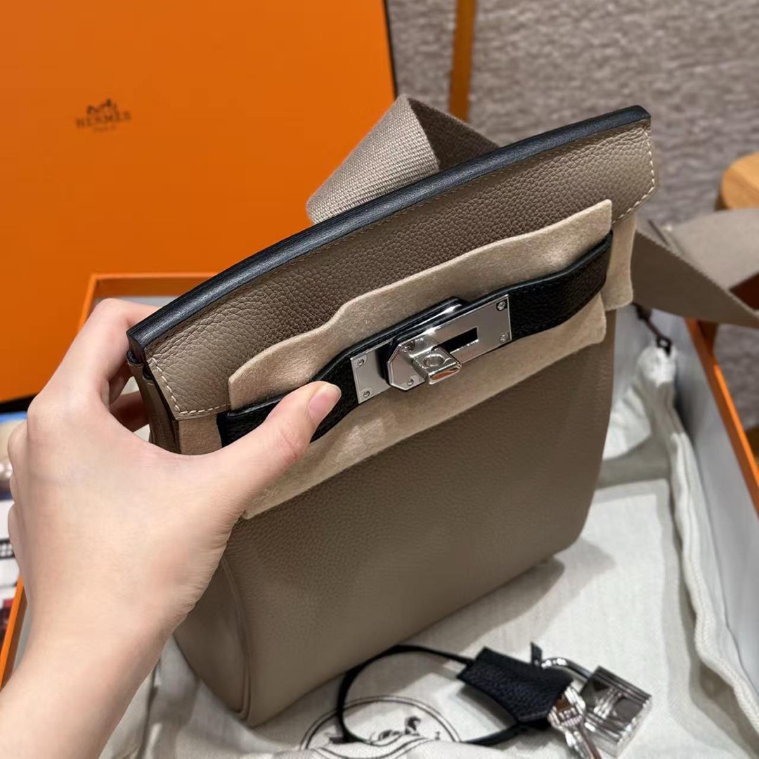 Hac a Dos PM Backpack Handmade In Togo Calfskin Leather Silver Hardware 81 Girs Tourterlle 89 Noir - Image 22