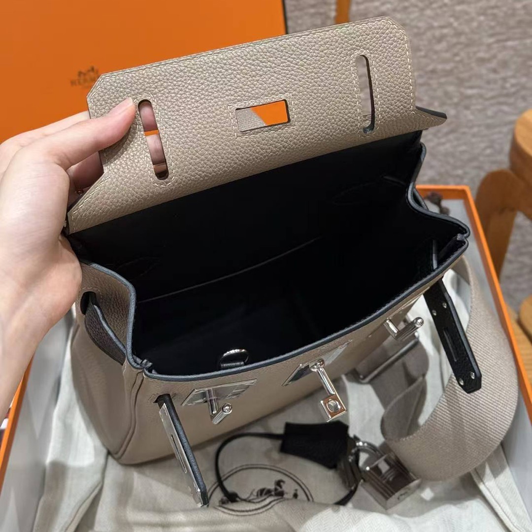 Hac a Dos PM Backpack Handmade In Togo Calfskin Leather Silver Hardware 81 Girs Tourterlle 89 Noir - Image 21