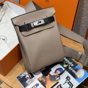 Hac a Dos PM Backpack Handmade In Togo Calfskin Leather Silver Hardware 81 Girs Tourterlle 89 Noir - Image 3