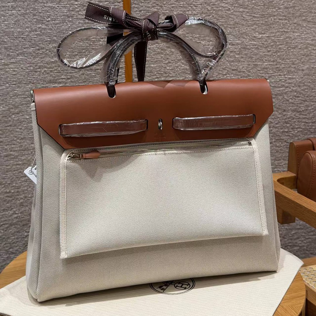 Hermes Herbag Messenger 39 Bag 10 Craie 37 Gold Handmade In H Viking Canvas and Hunter Cowhide Silver Hardware - Image 2
