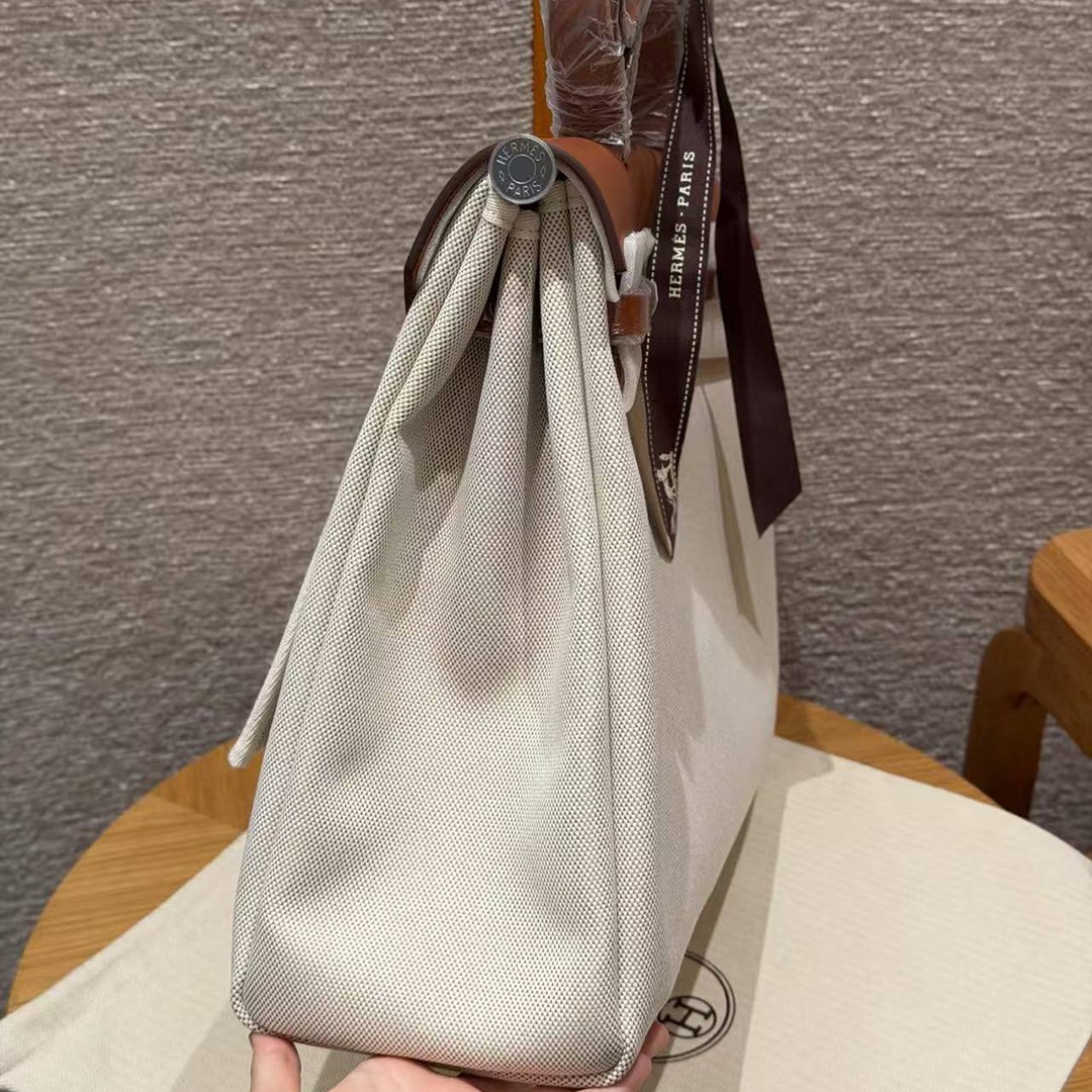 Hermes Herbag Messenger 39 Bag 10 Craie 37 Gold Handmade In H Viking Canvas and Hunter Cowhide Silver Hardware - Image 18