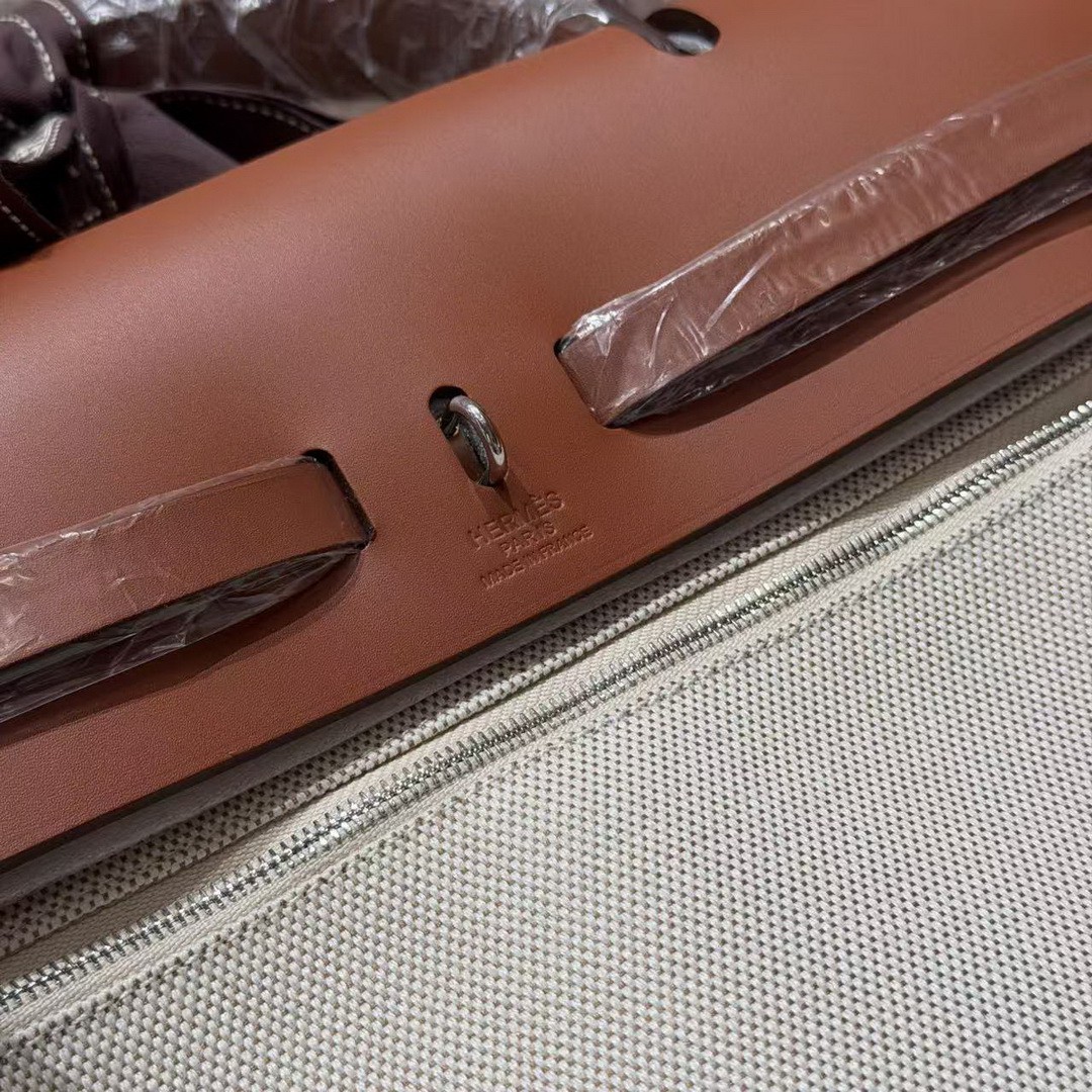 Hermes Herbag Messenger 39 Bag 10 Craie 37 Gold Handmade In H Viking Canvas and Hunter Cowhide Silver Hardware - Image 15