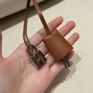 Hermes Herbag Messenger 39 Bag 10 Craie 37 Gold Handmade In H Viking Canvas and Hunter Cowhide Silver Hardware - Image 3