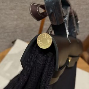 Hermes Herbag Messenger 39 Bag Noir Handmade In Militaire Canvas and Hunter Cowhide Gold Hardware - Image 13