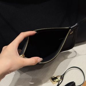 Hermes Herbag Messenger 39 Bag Noir Handmade In Militaire Canvas and Hunter Cowhide Gold Hardware - Image 5