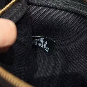 Hermes Herbag Messenger 39 Bag Noir Handmade In Militaire Canvas and Hunter Cowhide Gold Hardware - Image 4