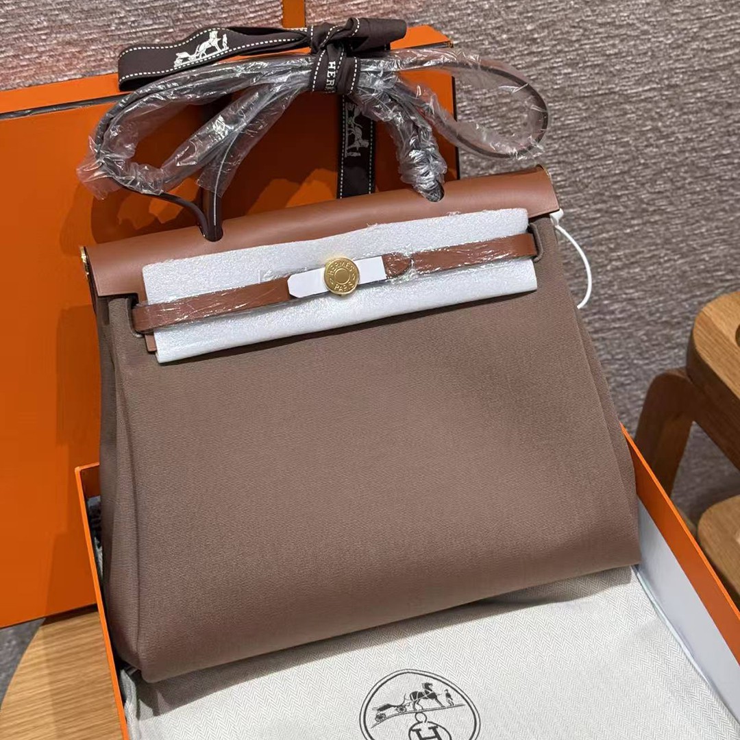 Hermes Herbag Zip 31 Bag Retourne 18 Etoupe 37 Gold Handmade In Canvas and Hunter Cowhide Gold Hardware