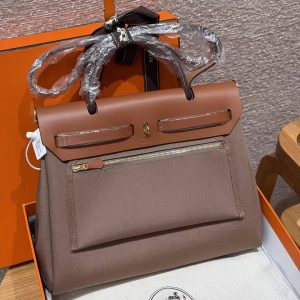 Hermes Herbag Zip 31 Bag Retourne 18 Etoupe 37 Gold Handmade In Canvas and Hunter Cowhide Gold Hardware - Image 2