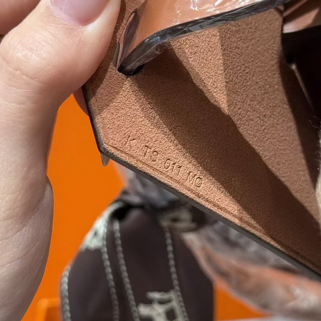 Hermes Herbag Zip 31 Bag Retourne 18 Etoupe 37 Gold Handmade In Canvas and Hunter Cowhide Gold Hardware - Image 13