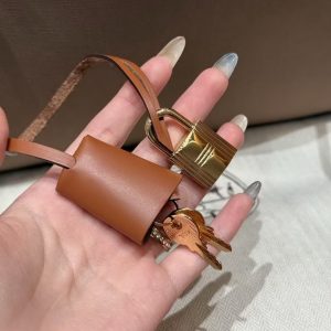 Hermes Herbag Zip 31 Bag Retourne 18 Etoupe 37 Gold Handmade In Canvas and Hunter Cowhide Gold Hardware - Image 7