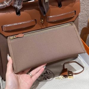 Hermes Herbag Zip 31 Bag Retourne 18 Etoupe 37 Gold Handmade In Canvas and Hunter Cowhide Gold Hardware - Image 3