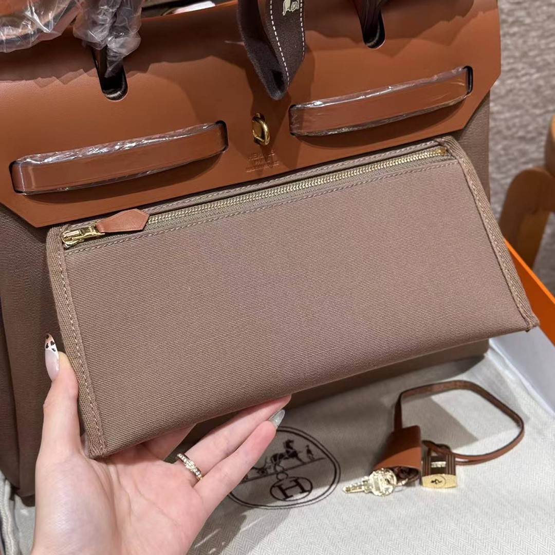 Hermes Herbag Zip 31 Bag Retourne 18 Etoupe 37 Gold Handmade In Canvas and Hunter Cowhide Gold Hardware - Image 3