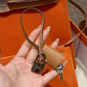 Hermes Herbag Zip 31 Bag Retourne 37 Gold 93 Orange Handmade In Militaire Canvas and Hunter Cowhide Silver Hardware - Image 9