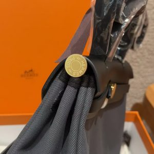 Hermes Herbag Zip 31 Bag Retourne 85 Ardoise 89 Noir Handmade In Canvas and Hunter Cowhide Gold Hardware - Image 7
