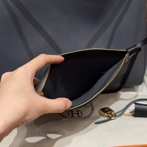 Hermes Herbag Zip 31 Bag Retourne 85 Ardoise 89 Noir Handmade In Canvas and Hunter Cowhide Gold Hardware - Image 5