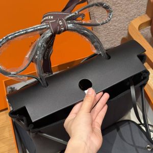 Hermes Herbag Zip 31 Bag Retourne 85 Ardoise 89 Noir Handmade In Canvas and Hunter Cowhide Silver Hardware - Image 12