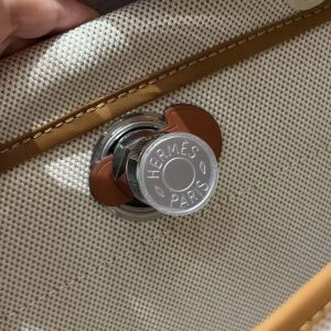 Hermes Herbag Zip 31 Bag Retourne Béton 37 Gold Handmade In Canvas and Hunter Cowhide Silver Hardware - Image 15