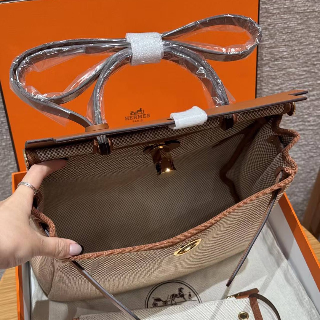 Hermes Herbag Zip 31 Bag Retourne Écru Beige Fauve Handmade In Canvas and Hunter Cowhide Gold Hardware - Image 18