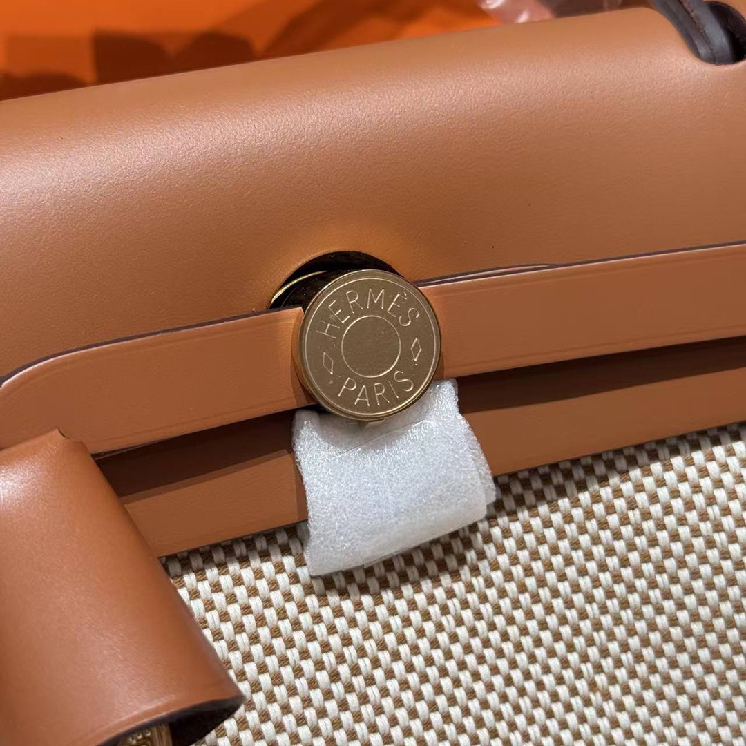 Hermes Herbag Zip 31 Bag Retourne Écru Beige Fauve Handmade In Canvas and Hunter Cowhide Gold Hardware - Image 17