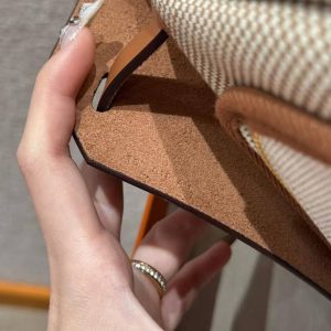 Hermes Herbag Zip 31 Bag Retourne Écru Beige Fauve Handmade In Canvas and Hunter Cowhide Gold Hardware - Image 15